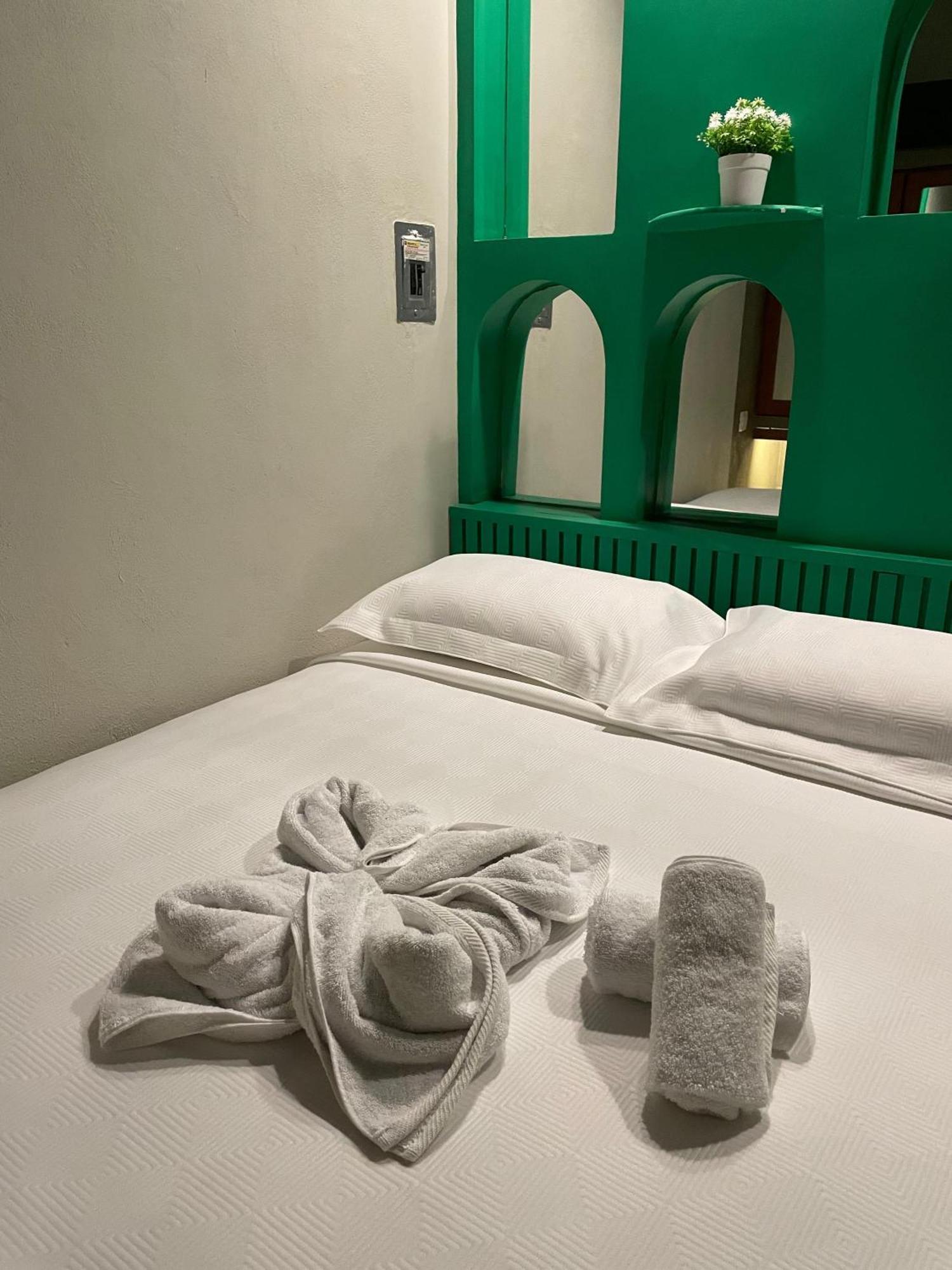 Hostal Poquito A Poquito Valladolid  Dış mekan fotoğraf