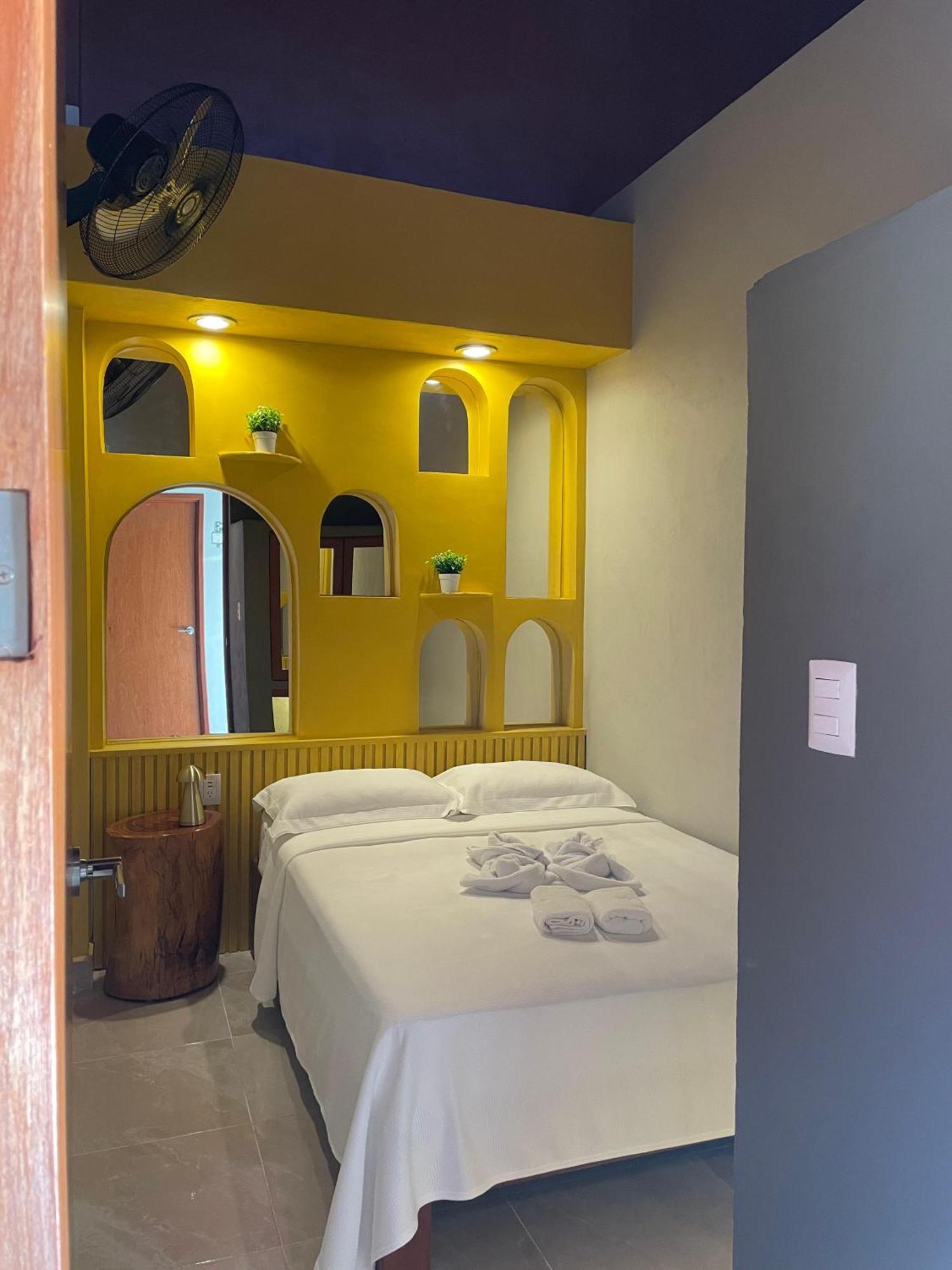 Hostal Poquito A Poquito Valladolid  Dış mekan fotoğraf
